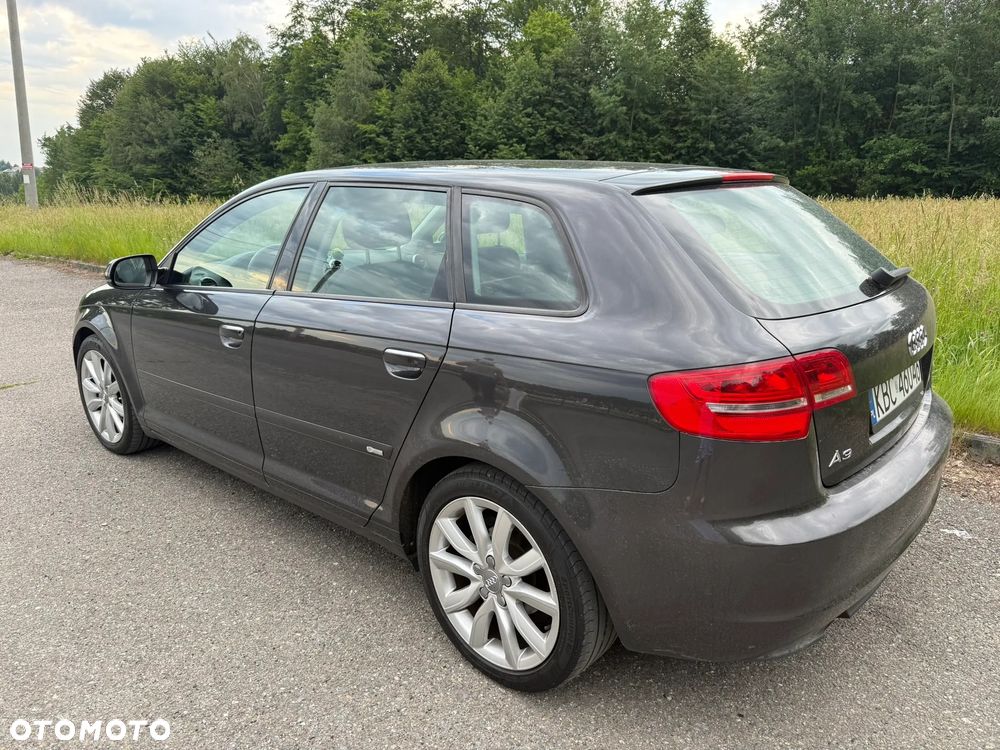 Audi A3 Sportback - 2