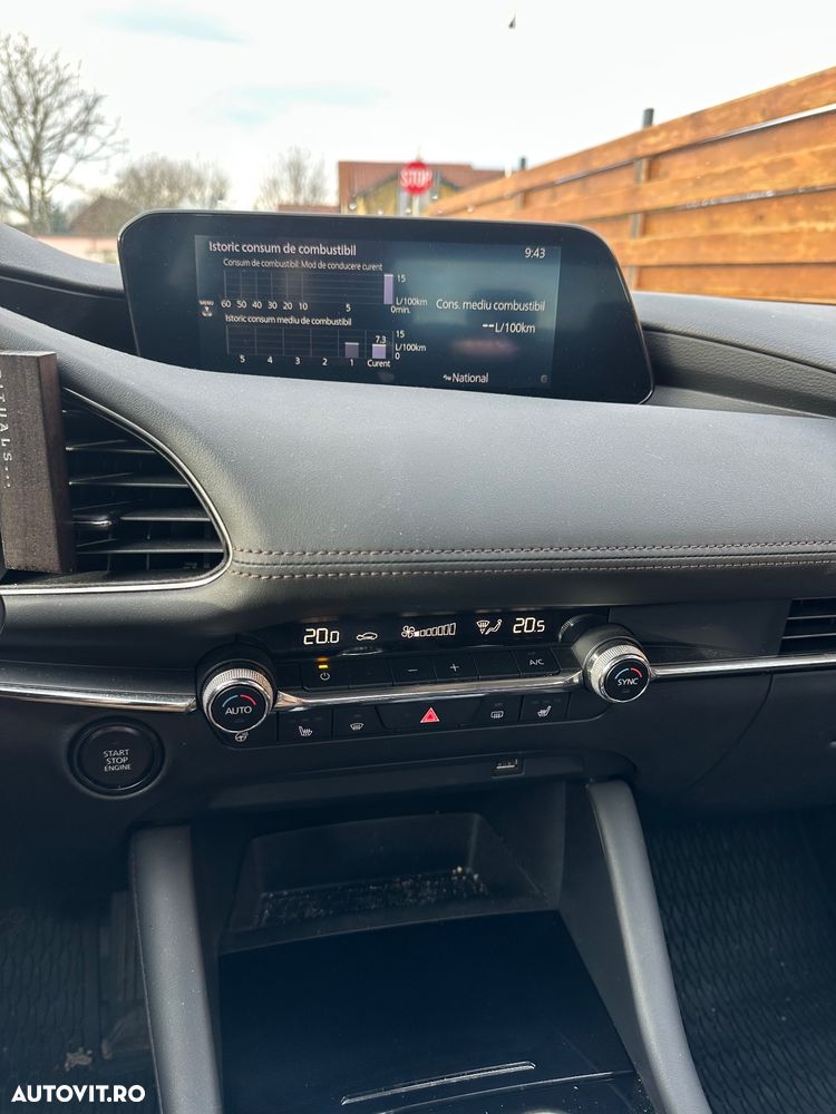 Mazda 3 G122 MHEV - 12