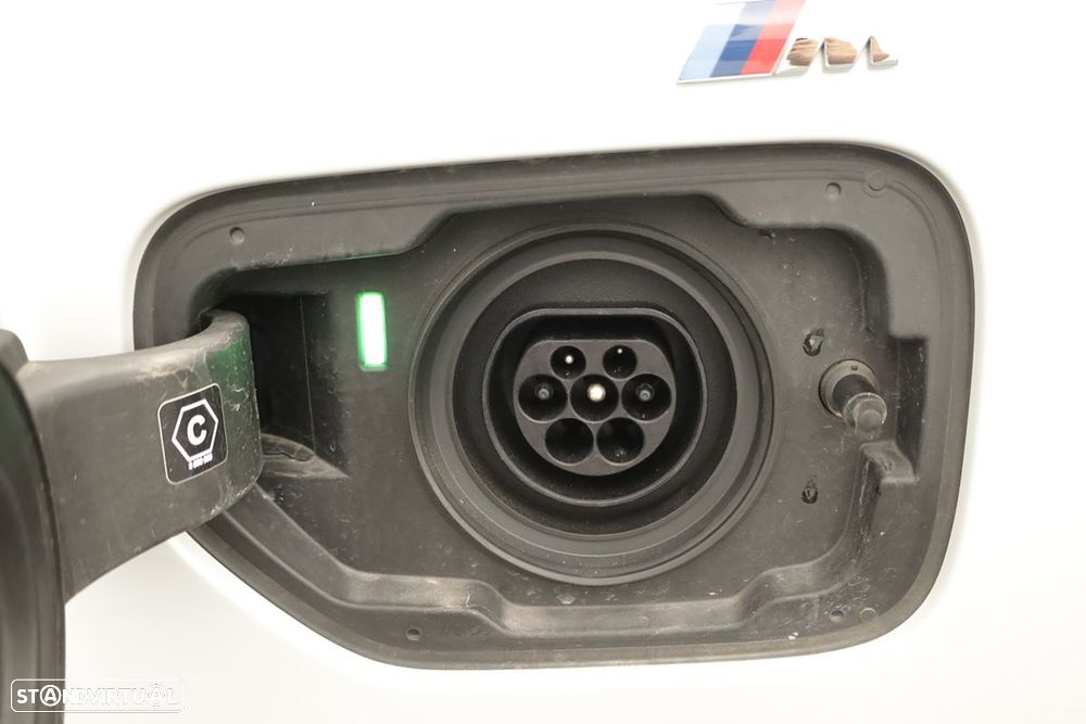 BMW 330 e Pack Desportivo M Auto — fotografia 7