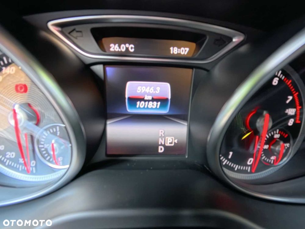 Mercedes-Benz GLA - 7