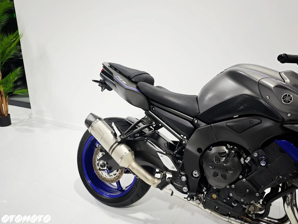 Yamaha FZ - 16