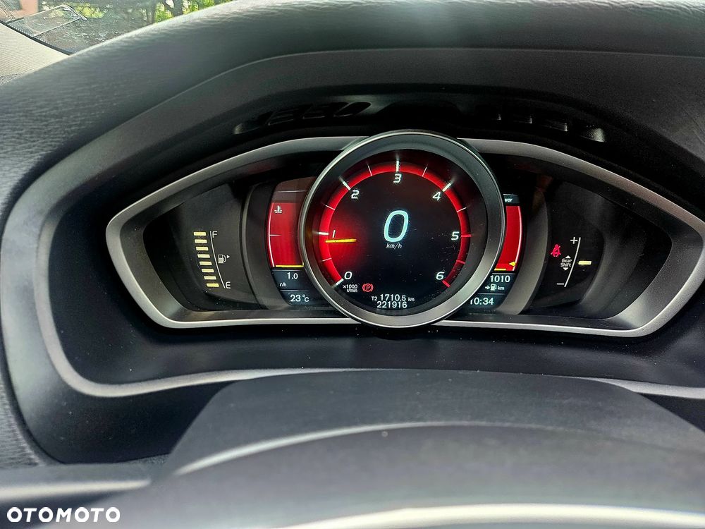 Volvo V40 D2 Momentum - 8