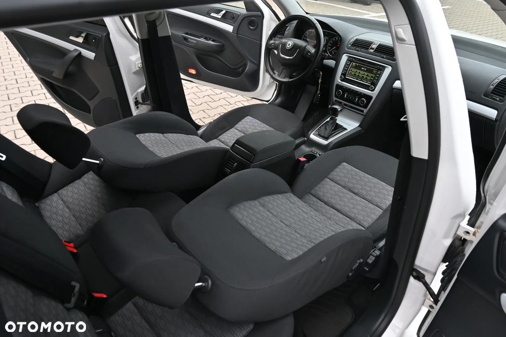 Skoda Octavia 2.0 TDI DSG Laurin & Klement - 27