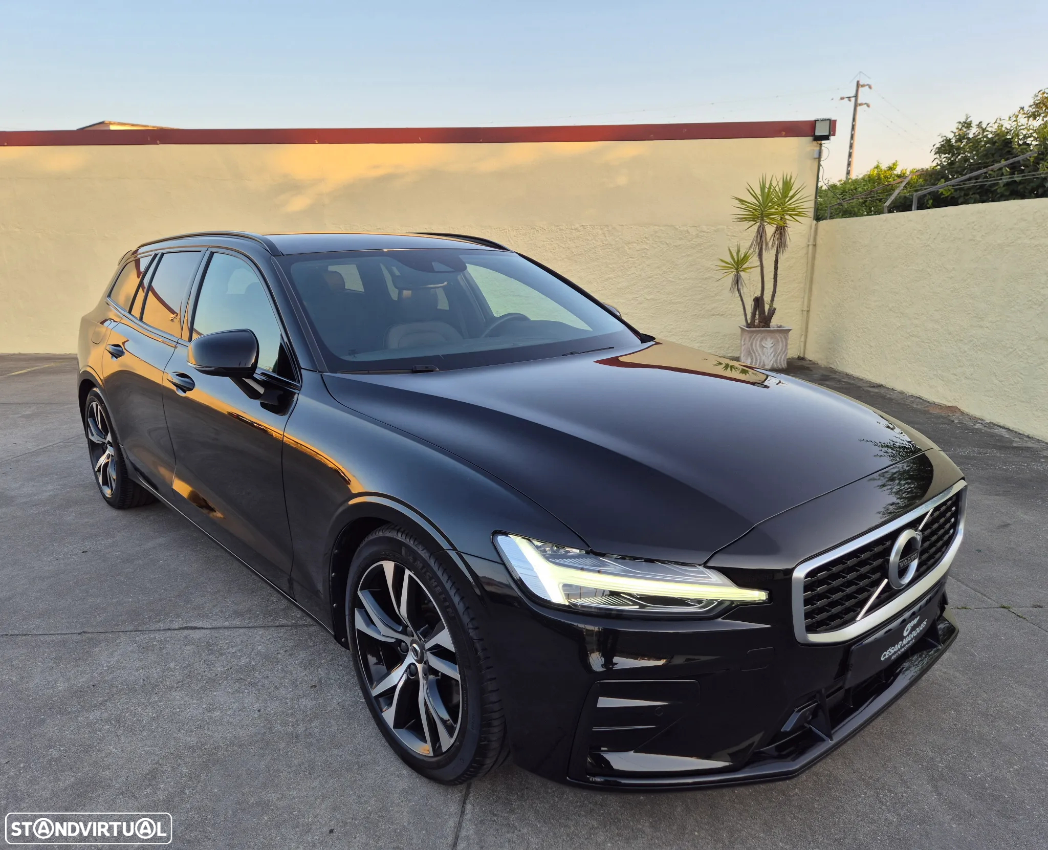 Volvo V60 2.0 D4 R-Design Geartronic - 9