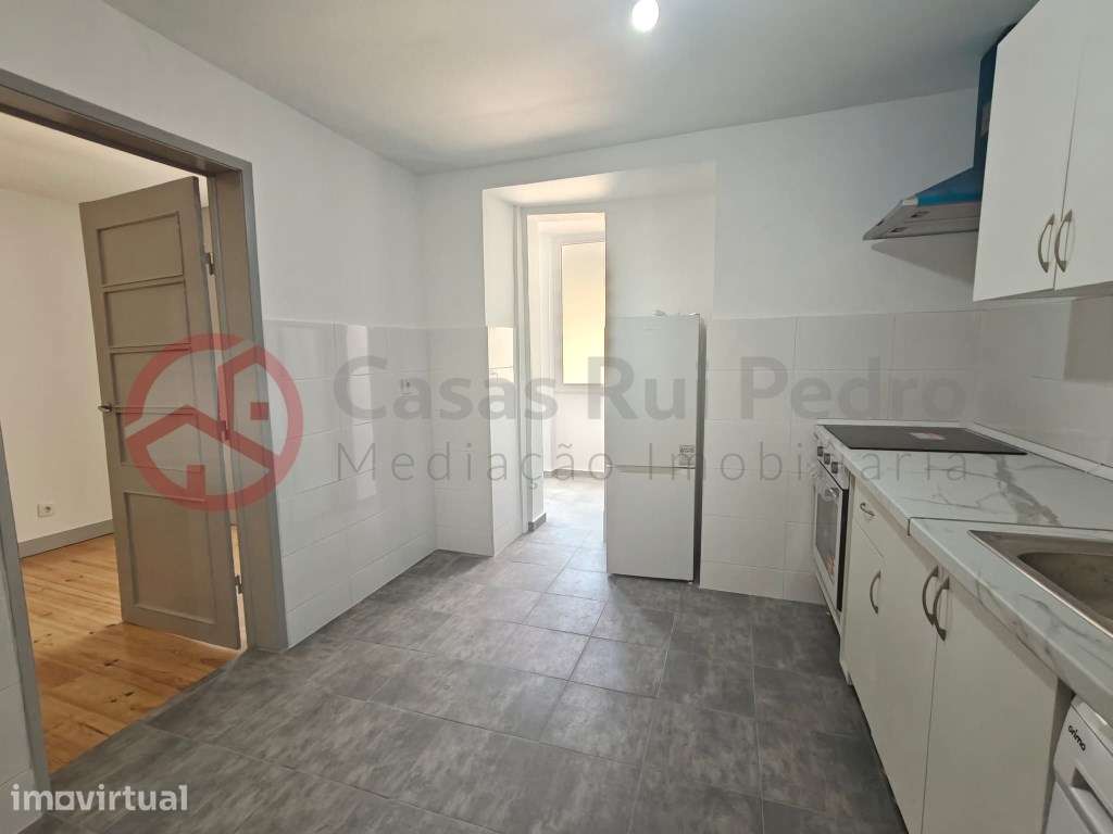 Apartamento T3 com terraço remodelado no centro de Lisboa. - Grande imagem: 3/19
