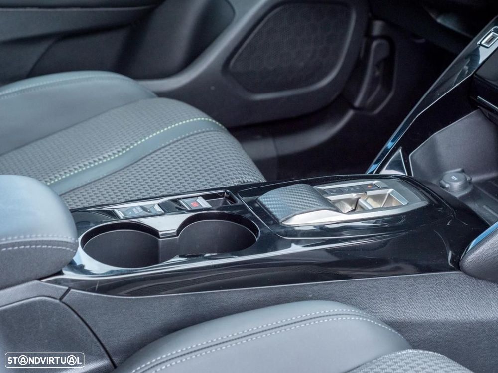 Peugeot e-2008 50 kWh GT - 20
