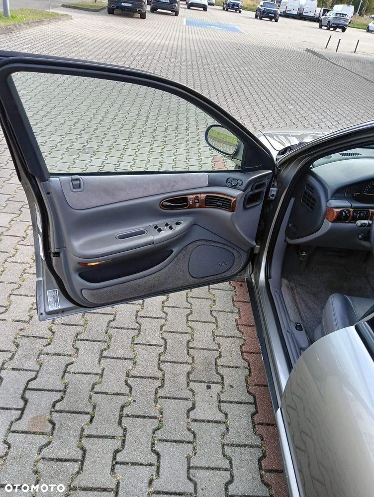 Chrysler Vision 3.5L - 9
