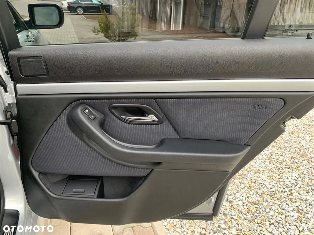 BMW Seria 5 - 33