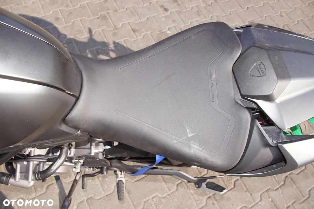 Motocykl na części - Ducati Monster 937 Plus 937 cm3 111 KM 937W4N 2021R Silnik Skrzynia Lampa Osłona Lusterko Błotnik Owiewka Siedzenie Łańcuch Wahacz Laga Sterownik Moduł Czujnik Licznik Manetka - 12
