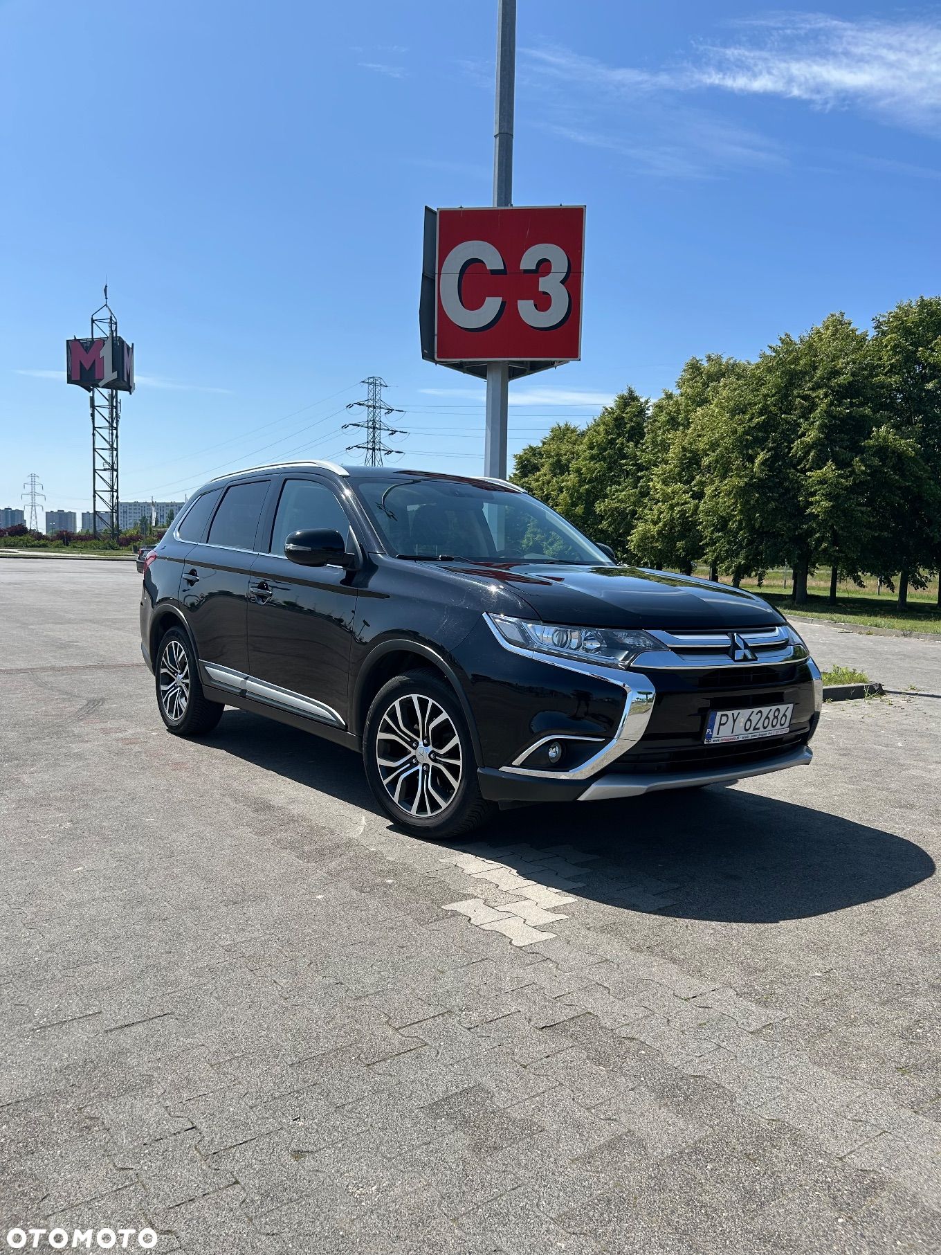 Mitsubishi Outlander - 1