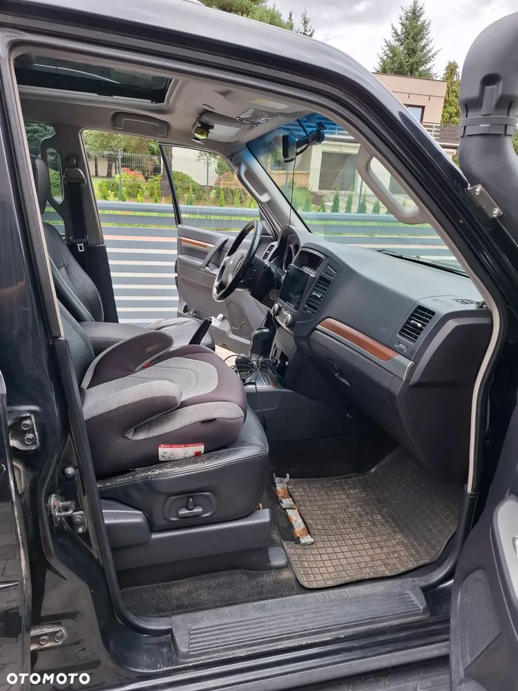 Mitsubishi Pajero - 17