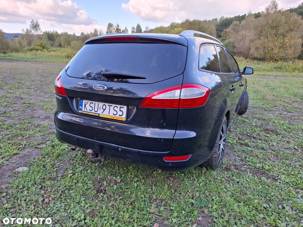 Ford Mondeo 2.0 Ambiente - 33