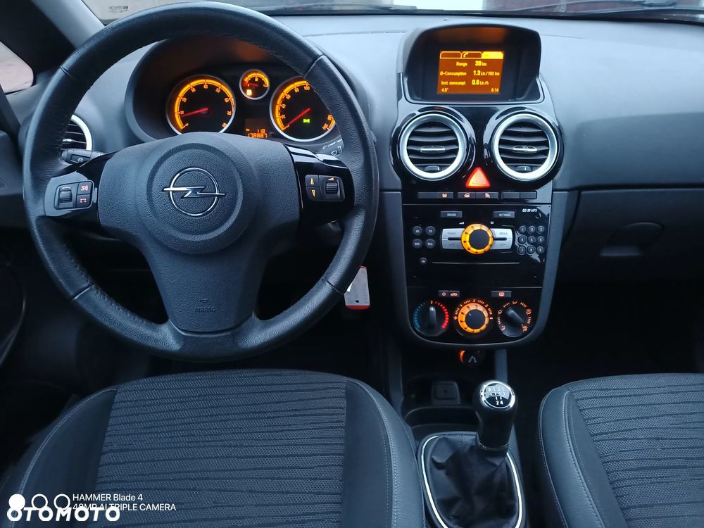 Opel Corsa 1.2 16V Cosmo - 12