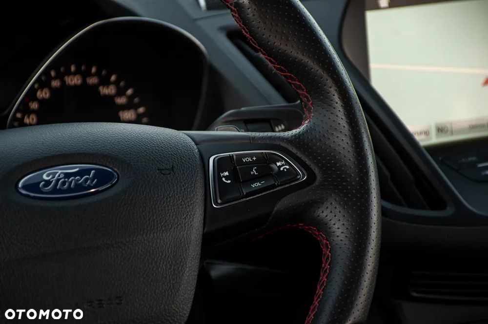 Ford Kuga 2.0 TDCi 4x4 ST-Line - 34