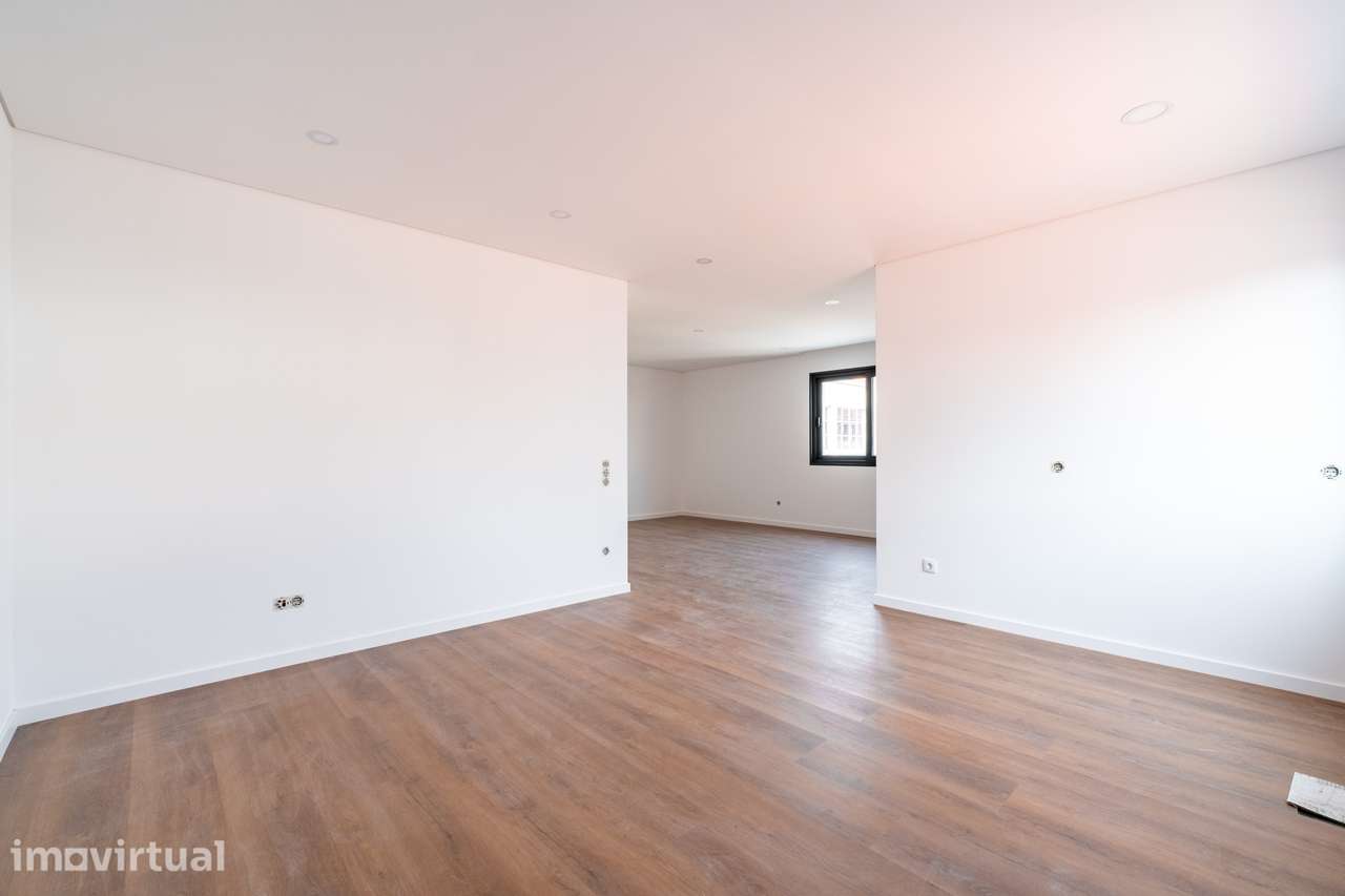 Andar-moradia T2 totalmente remodelado no centro de Valbom - Gondomar - Grande imagem: 5/24