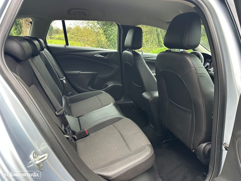 Opel Astra Sports Tourer 1.6 CDTi Executive S/S - 20