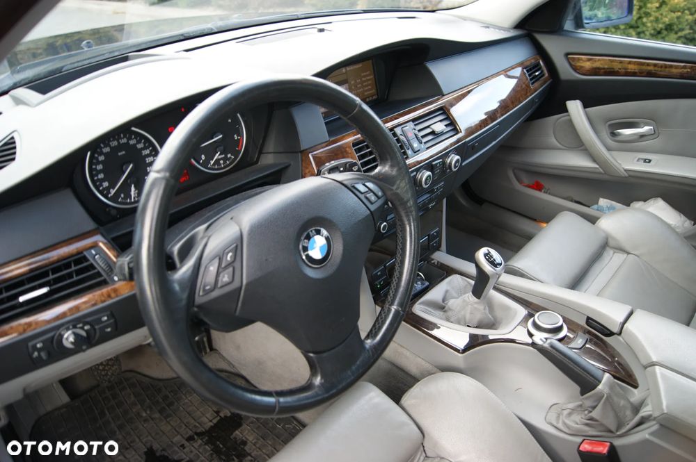 BMW Seria 5 525d Edition Exclusive - 10