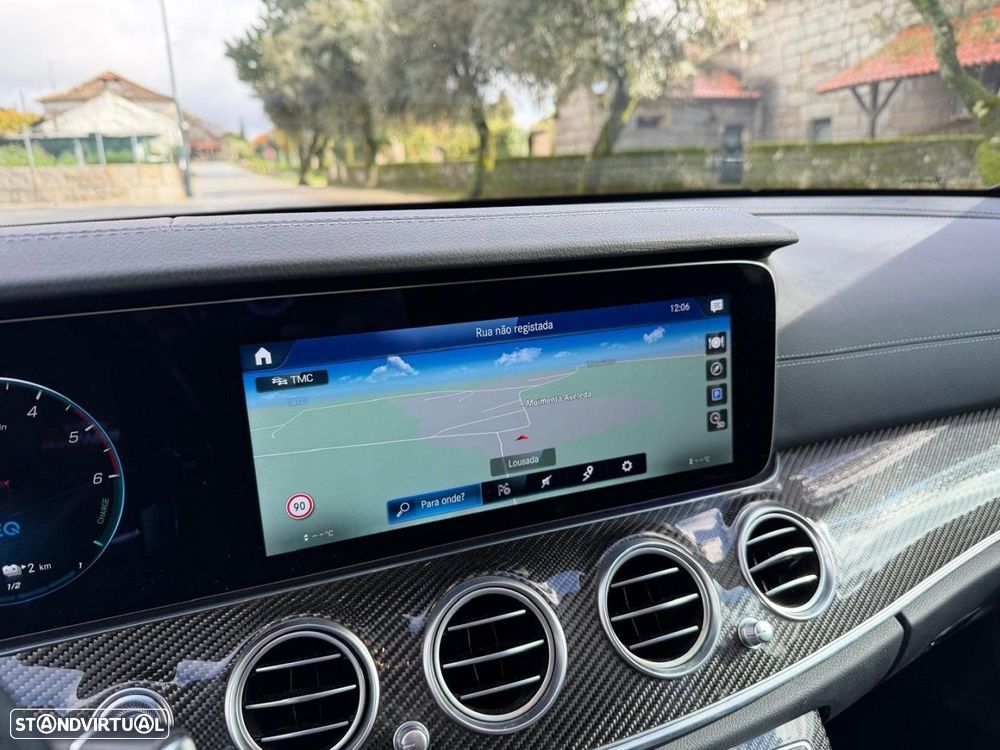 Mercedes-Benz E 300 de 4Matic T 9G-TRONIC AMG Line - 34