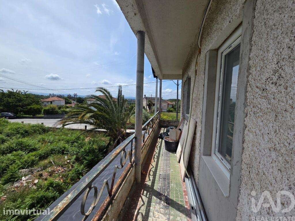 Moradia isolada T4 em Santa Comba Dão e Couto do Mosteiro de 243 m2 - Grande imagem: 5/15