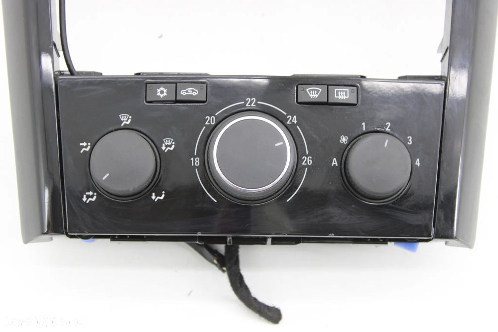 Opel Astra H GTC Konsola Panel Nawiew Ramka  331985437 - 3