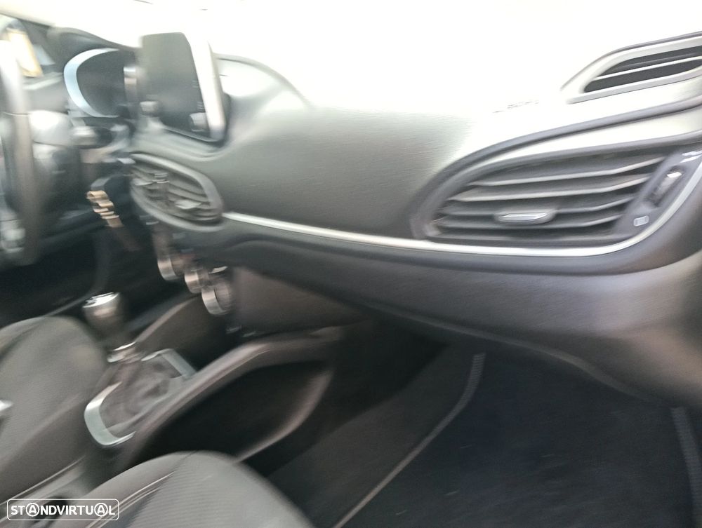 Fiat Tipo Station Wagon 1.3 M-Jet Lounge Tech J17 - 8