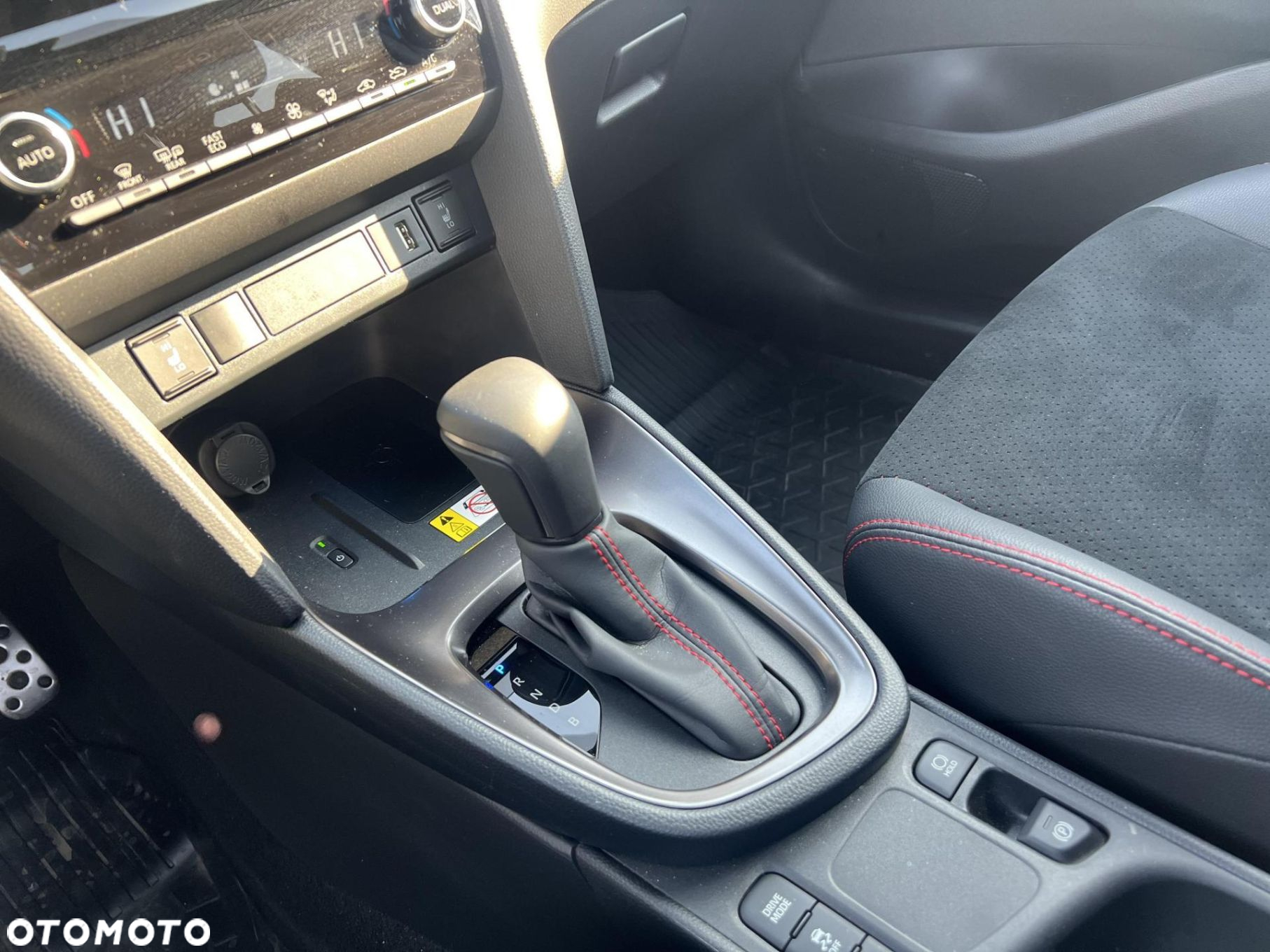 Toyota Yaris Cross Hybrid 1.5 GR Sport - 17