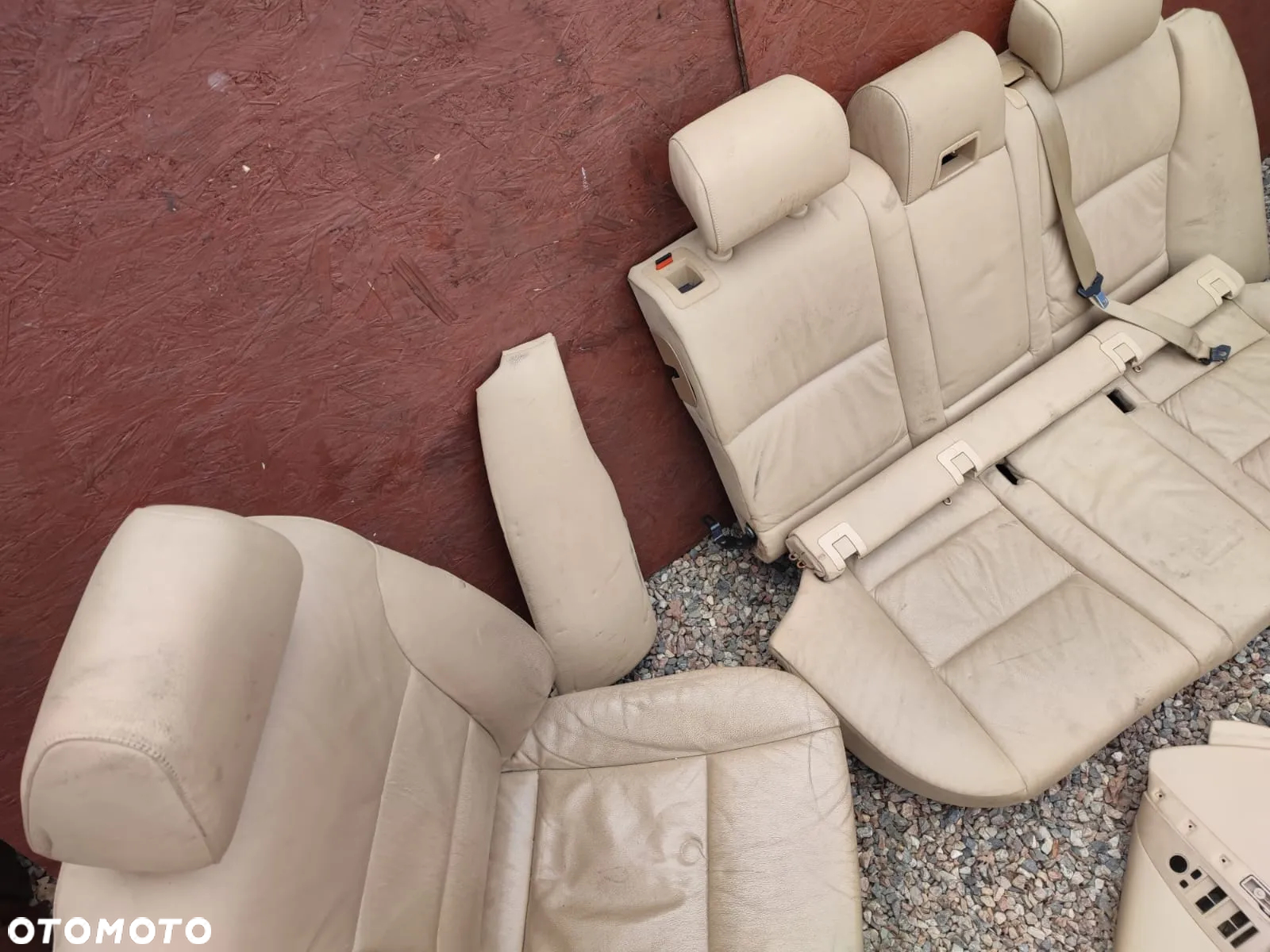 BMW E61. ORYGINALNE KOMPLETNE WNĘTRZE W KOLORZE BEŻOWYM ( FOTELE PRZEDNIE + KANAPA TYŁ + BOCZKI ) EUROPA O NR: 7 076 167 / 7 076 168 / 7 078 729 / 7 078 730 / 7 112 931 / 7 136 060 OEM. W DOBRYM STANIE. - 6