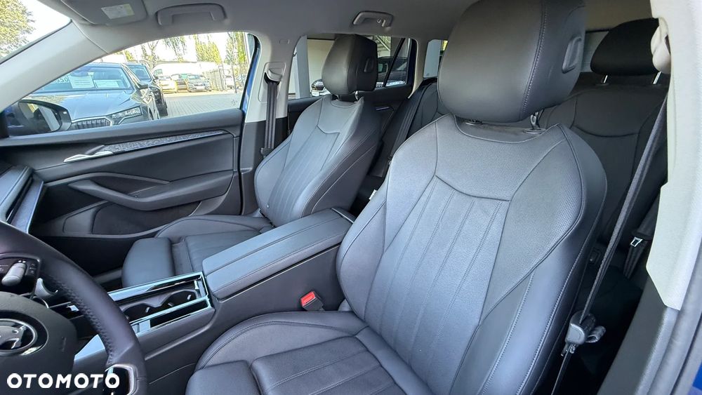Skoda Superb 2.0 TDI SCR Selection DSG - 25