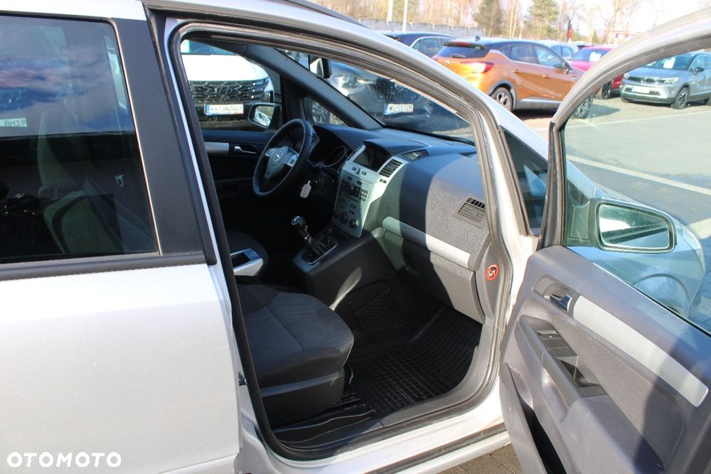 Opel Zafira - 23