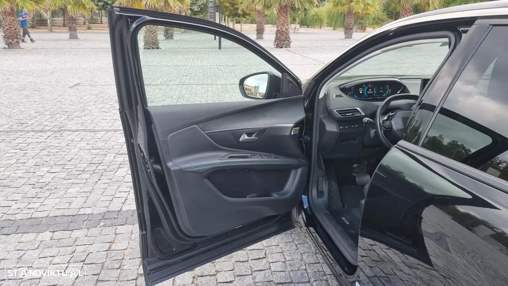 Peugeot 3008 1.6 Hybrid Allure e-EAT8 - 17
