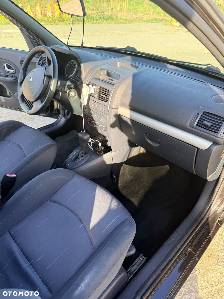 Renault Clio 1.4i RT 16V - 32