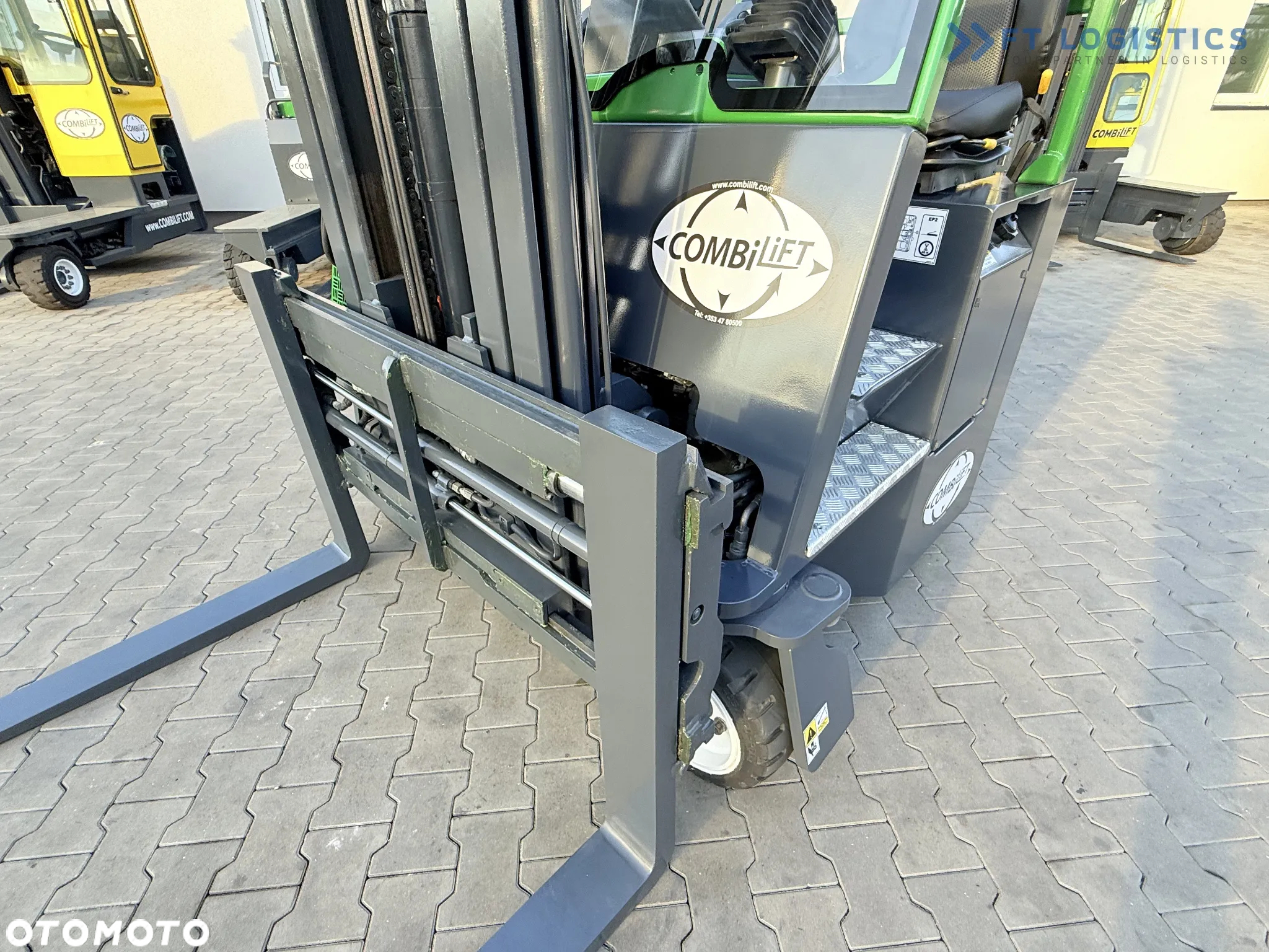 Combilift C2500CB / TRIPLEX / 5500MM / WOLNY SKOK / DIESEL / JEDYNIE 3768MTH / POZYCJONER / PRZESUW BOCZNY / NOWE OPONY / JAK NOWY / Szeroka oferta wózków czterokierunkowych i bocznych, dopasowanych do różnorodnych potrzeb i zastosowań. - 40