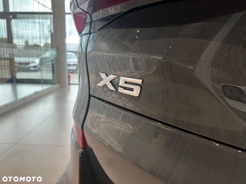 BMW X5 xDrive40d mHEV - 12