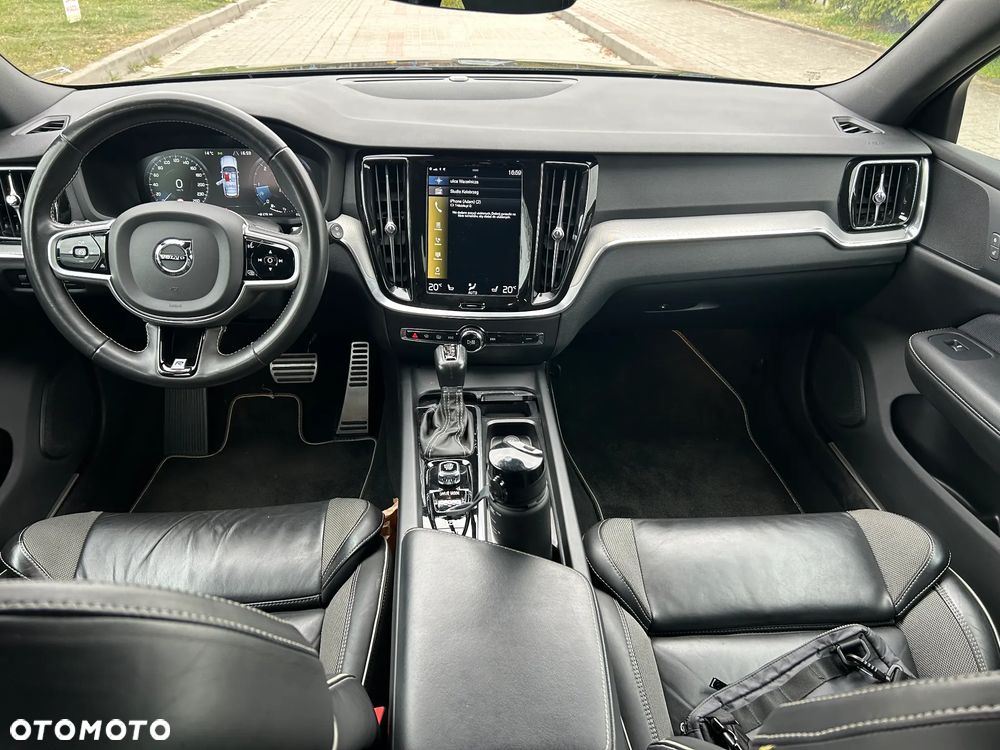 Volvo V60 B4 D R-Design - 14
