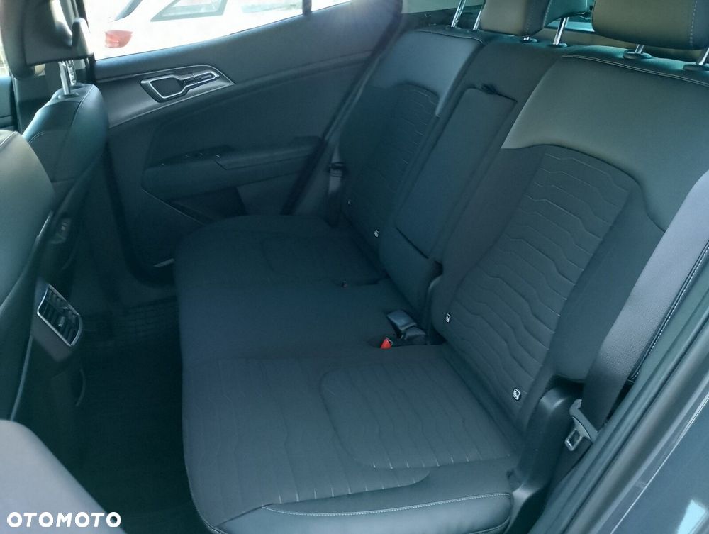 Kia Sportage 1.6 T-GDI HEV Business Line 2WD - 11