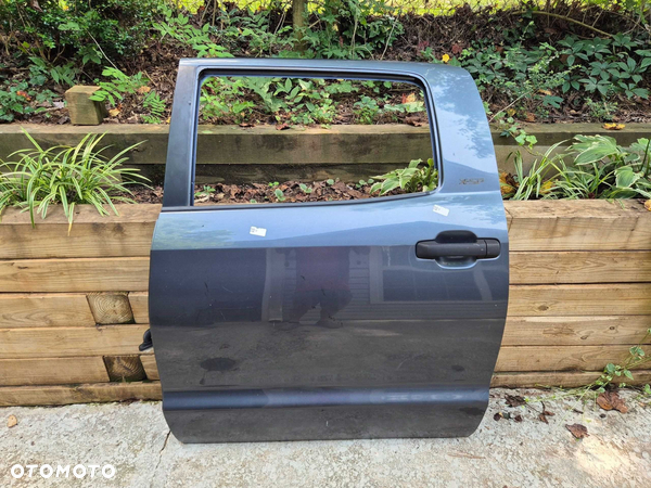 Toyota Tundra Crew Max 2007 - 2013  Tylne lewe drzwi