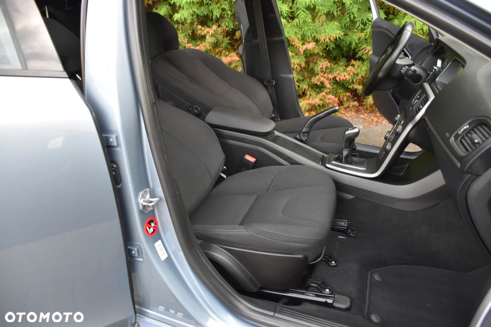 Volvo V40 D2 - 11