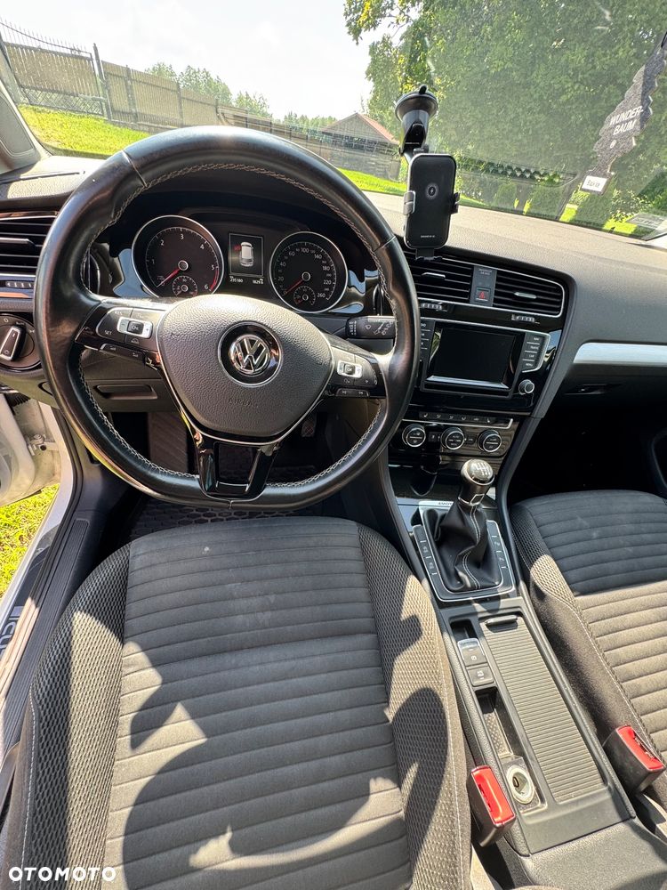 Volkswagen Golf - 10