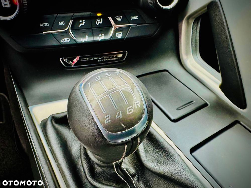 Chevrolet Corvette - 33