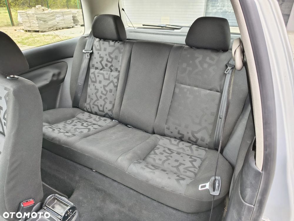 Volkswagen Golf 1.4 Comfortline - 12