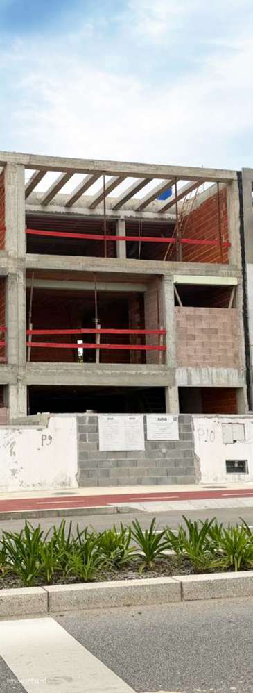 Moradia independente T4 – À praia da Madalena - Grande imagem: 2/21