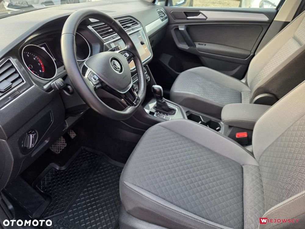 Volkswagen Tiguan - 13