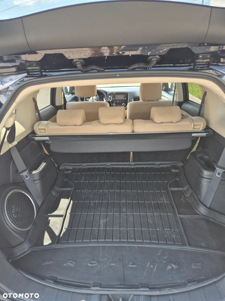 Mitsubishi Outlander 2.0 Intense - 21