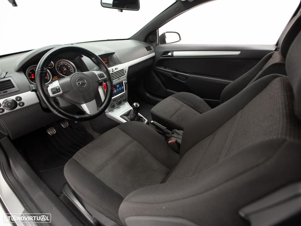 Opel Astra GTC - 6