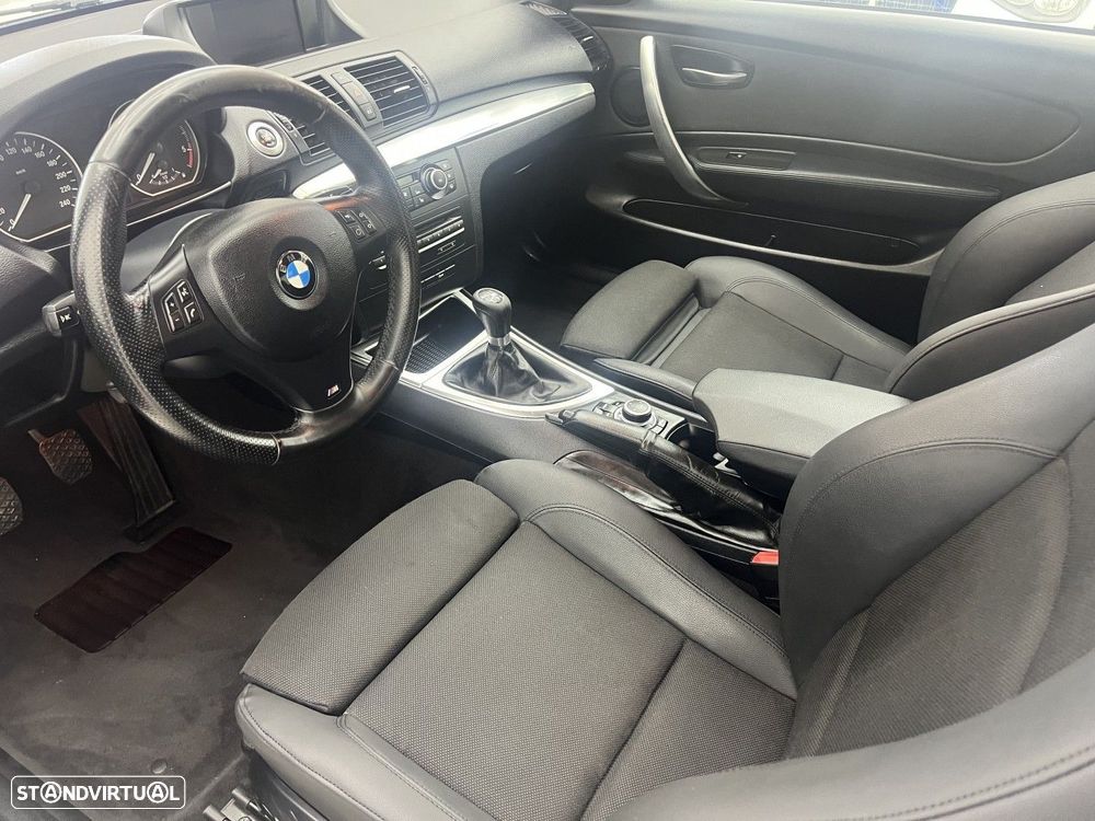 BMW 118 d Pack M - 18