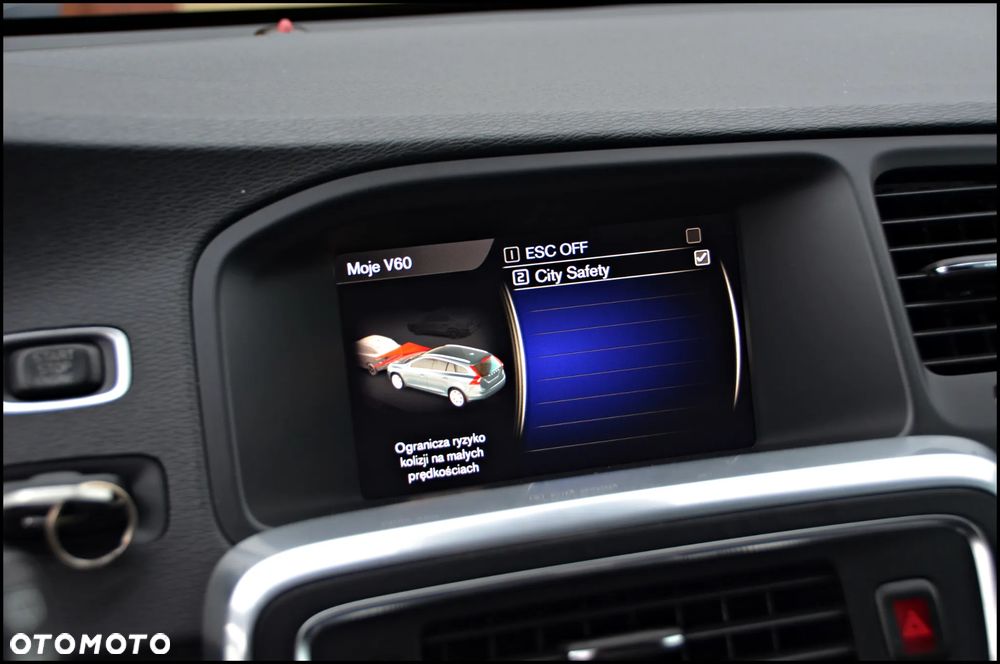 Volvo V60 D2 Drive-E R-Design Momentum - 28