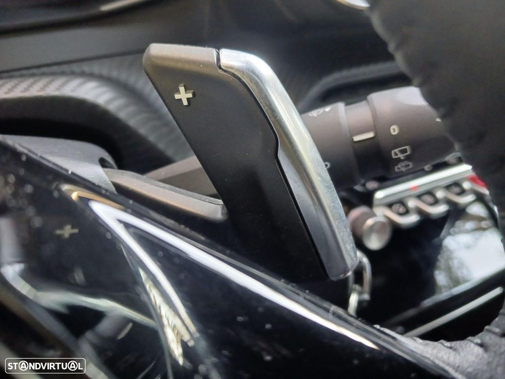 Peugeot 2008 1.2 Hybrid Allure e-DCS6 - 27