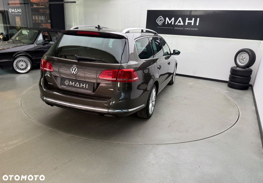 Volkswagen Passat - 11