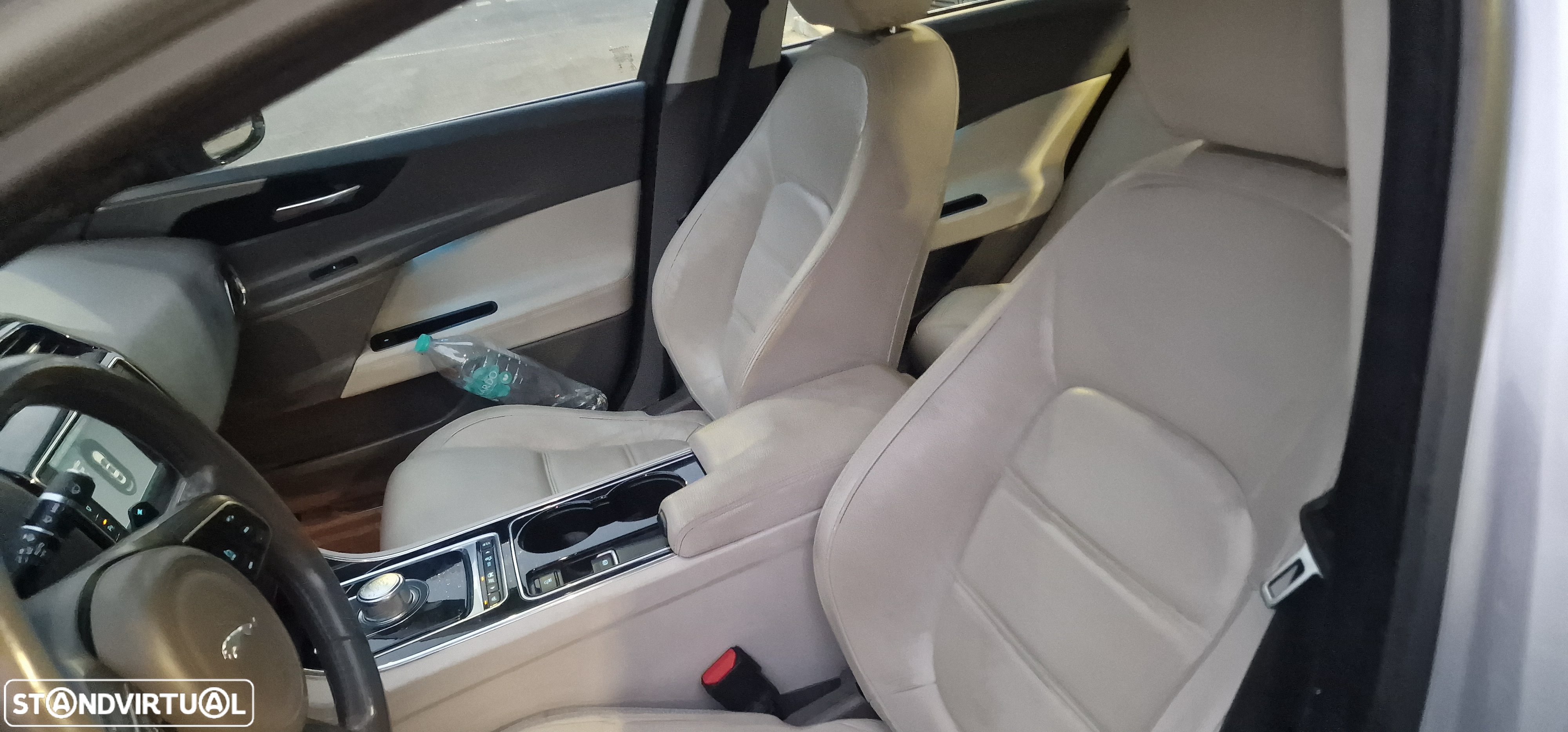 Jaguar XE 2.0 D Prestige Aut. - 12