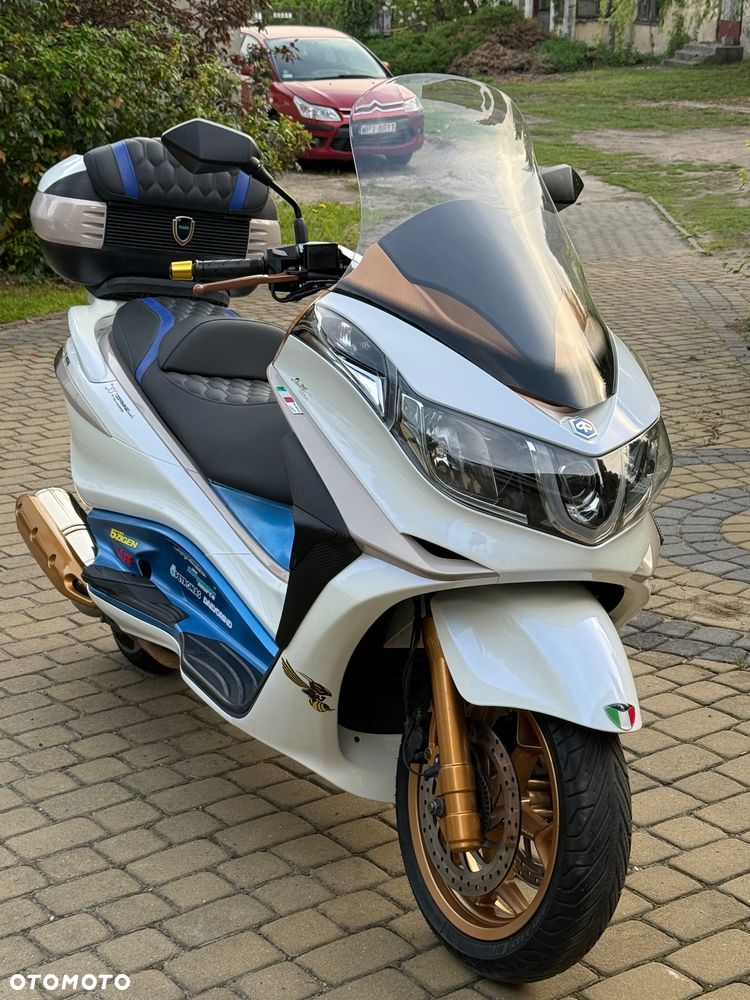 Piaggio X10 - 1